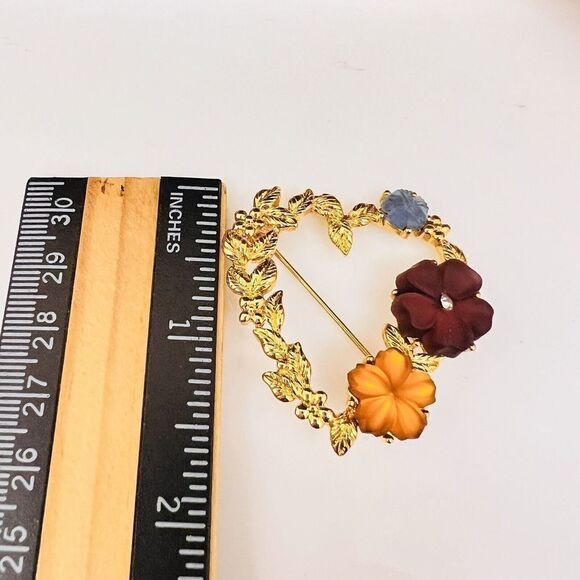 Vintage Monet Brooch Golden Heart Floral Frosted Colored Glass Flower 1156 - Picture 7 of 8